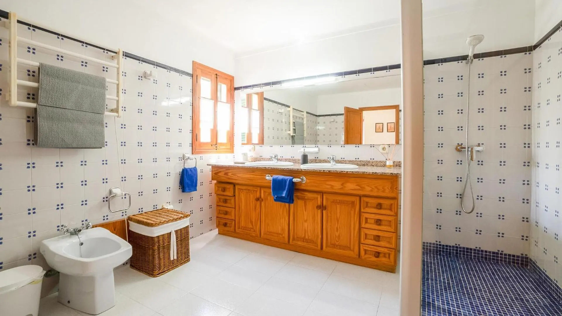 Amazing Home In Caimari With Wifi 펜션